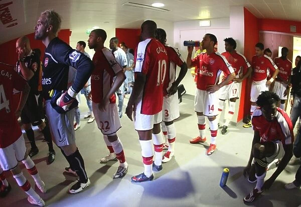 Arsenal vs Manchester City Line-Up: Arsenal's Victory (2-0) in the Barclays Premier League at Emirates Stadium, London, 2009