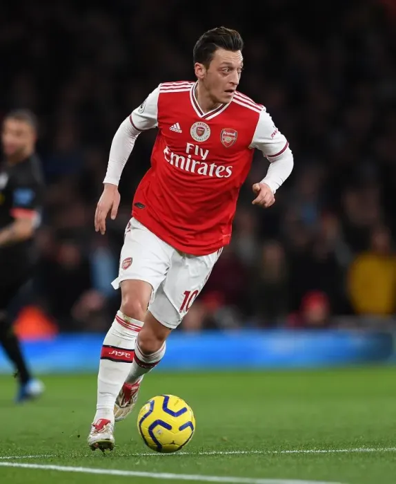 Framed Print : Arsenal vs Manchester City: Mesut Ozil in Action at the Emirates Stadium (Premier League 2019-20) Framed Print : Arsenal vs Manchester City: Mesut Ozil in Action at the Emirates Stadium (Premier League 2019-20)