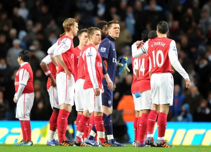 Framed Print : Arsenal vs Manchester City - Premier League Showdown (2011-12) Framed Print : Arsenal vs Manchester City - Premier League Showdown (2011-12)