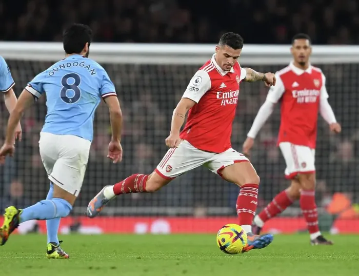 Framed Print : Arsenal vs Manchester City: Xhaka vs Gundogan Clash in Premier League Showdown