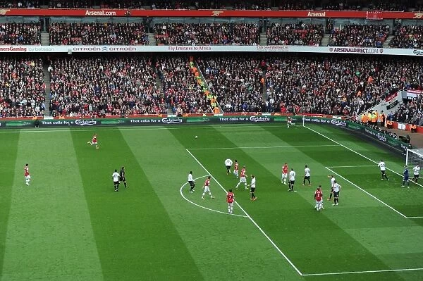 Arsenal vs Manchester United: 1-1 Barclays Premier League Showdown at Emirates Stadium, Carlsberg Ad Boards