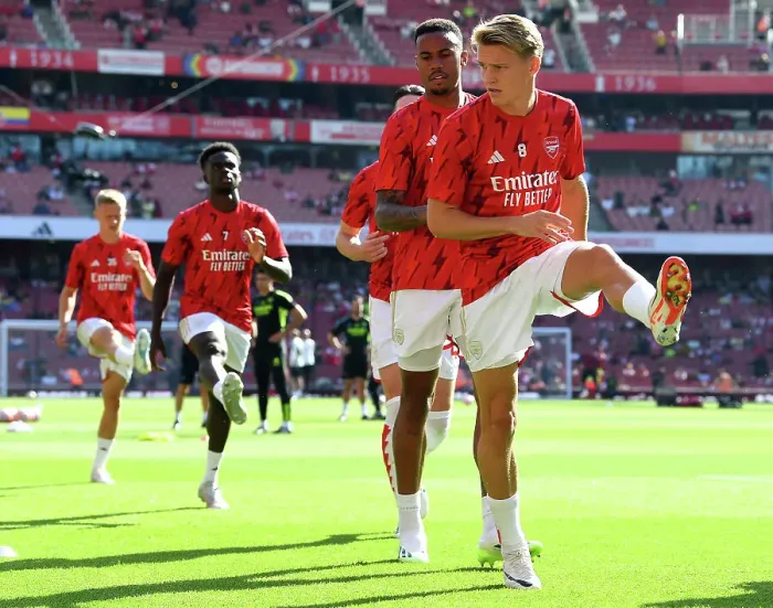 Framed Print : Arsenal vs Manchester United: 2023-24 Premier League Showdown - Martin Odegaard's Emirates Debut