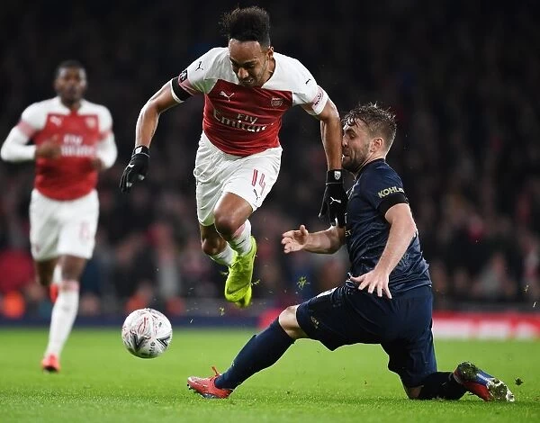 Arsenal vs Manchester United: Aubameyang vs Shaw in FA Cup Clash
