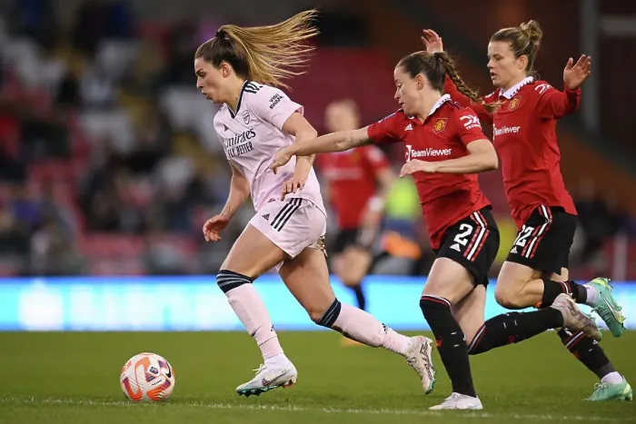 Framed Print : Arsenal vs Manchester United - Barclays Women's Super League Showdown: Gio Queiroz in Action