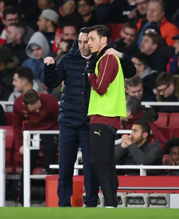 Framed Print : Arsenal vs Manchester United: Emery Coaches Ozil in FA Cup Showdown