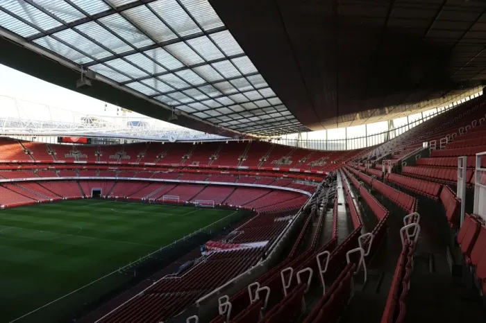 Framed Print : Arsenal vs Manchester United: Emirates Stadium, Premier League Showdown (2013-14) Framed Print : Arsenal vs Manchester United: Emirates Stadium, Premier League Showdown (2013-14)