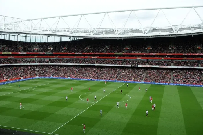Framed Print : Arsenal vs Manchester United: Emirates Stadium Showdown (2012-13) Framed Print : Arsenal vs Manchester United: Emirates Stadium Showdown (2012-13)