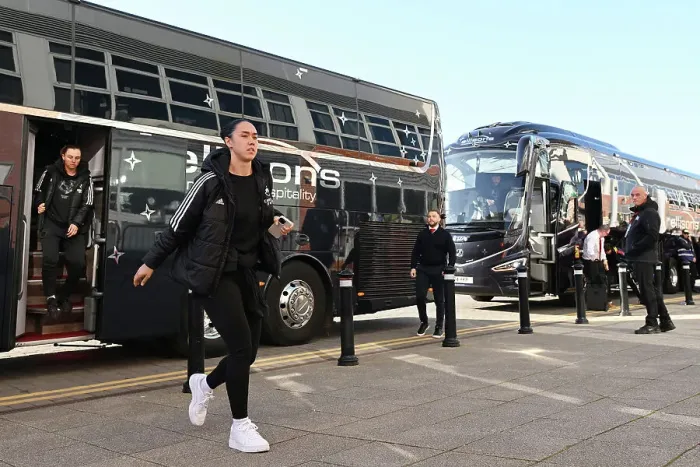 Framed Print : Arsenal vs Manchester United: FA Women's Super League Showdown - Manuela Zinsberger's Arrival