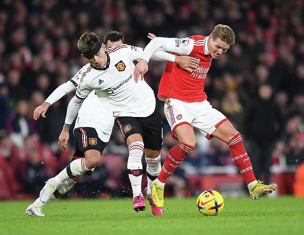 Arsenal vs Manchester United: Martin Odegaard vs Lisandro Martinez Clash in Premier League Showdown