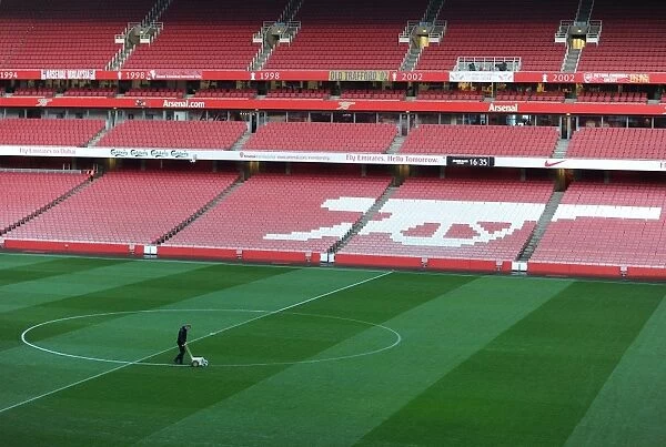 Arsenal vs Manchester United: Pre-Match Pitch Preparation at Emirates Stadium (2013-14)