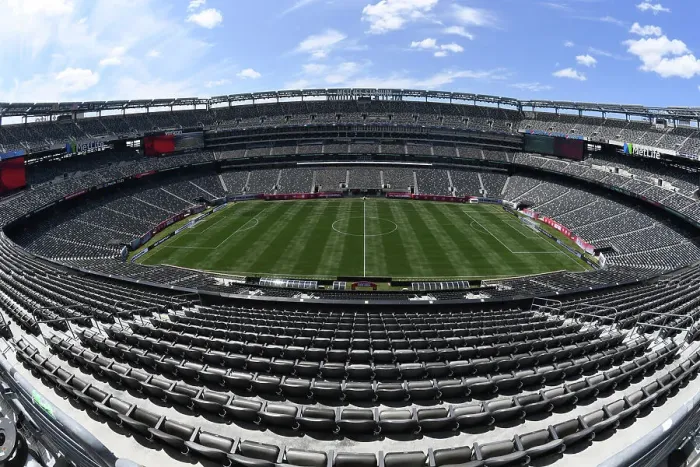 Framed Print : Arsenal vs Manchester United: Pre-Season Clash at MetLife Stadium (2023)