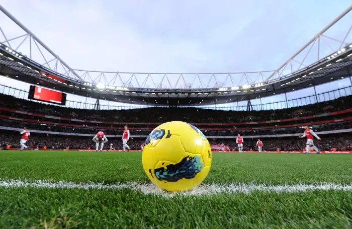 Framed Print : Arsenal vs Manchester United: Premier League Clash at Emirates Stadium (2011-12) Framed Print : Arsenal vs Manchester United: Premier League Clash at Emirates Stadium (2011-12)