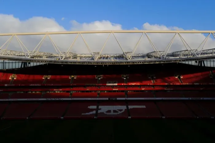 Framed Print : Arsenal vs Manchester United: Premier League Clash at Emirates Stadium (2013-14) Framed Print : Arsenal vs Manchester United: Premier League Clash at Emirates Stadium (2013-14)
