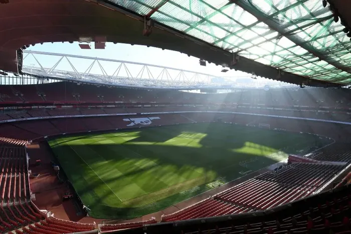 Framed Print : Arsenal vs Manchester United: Premier League Showdown at Emirates Stadium