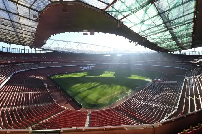 Framed Print : Arsenal vs Manchester United: Premier League Showdown at Emirates Stadium