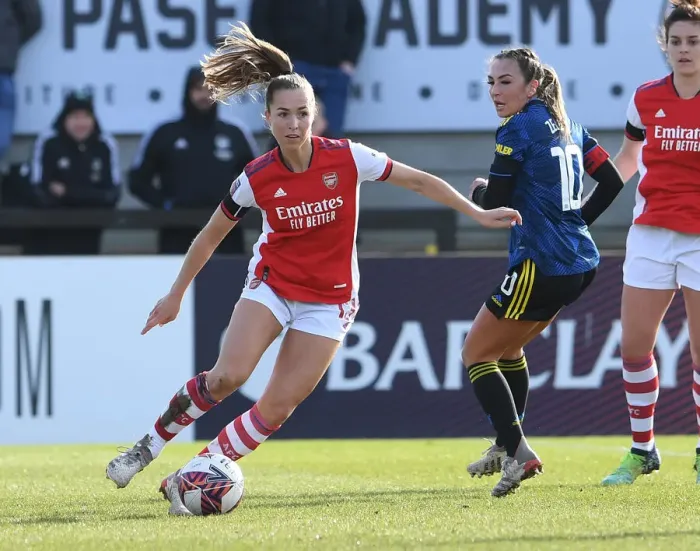 Framed Print : Arsenal vs Manchester United: Women's FA Super League Clash - Lia Walti vs Katie Zelem Battle