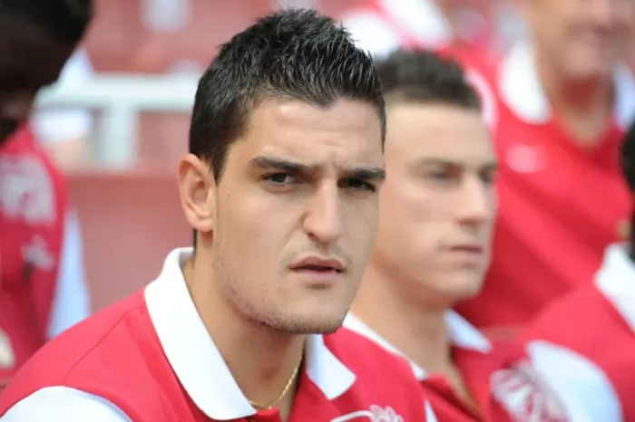 Framed Print : Arsenal vs New York Red Bulls: Vito Mannone in Action at the Emirates Cup, 2011 Framed Print : Arsenal vs New York Red Bulls: Vito Mannone in Action at the Emirates Cup, 2011