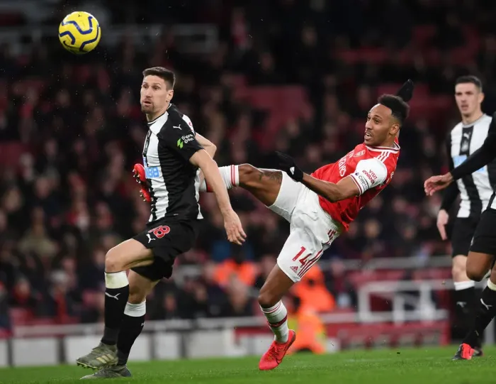 Framed Print : Arsenal vs Newcastle: Aubameyang vs Fernandez - Premier League Showdown at Emirates Stadium