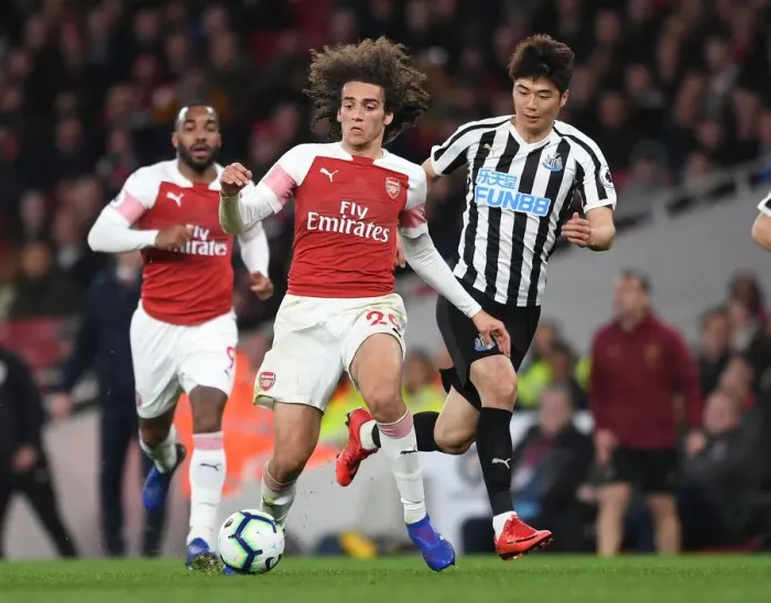 Framed Print : Arsenal vs Newcastle: Guendouzi vs Ki Sung-Yueng - Premier League Showdown
