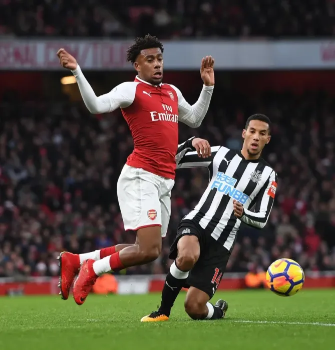 Framed Print : Arsenal vs Newcastle United: Clash Between Iwobi and Hayden