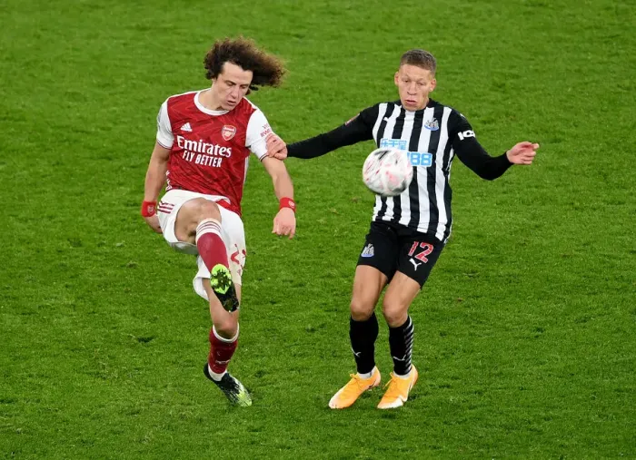 Framed Print : Arsenal vs Newcastle United: David Luiz Evades Dwight Gayle in FA Cup Clash Framed Print : Arsenal vs Newcastle United: David Luiz Evades Dwight Gayle in FA Cup Clash