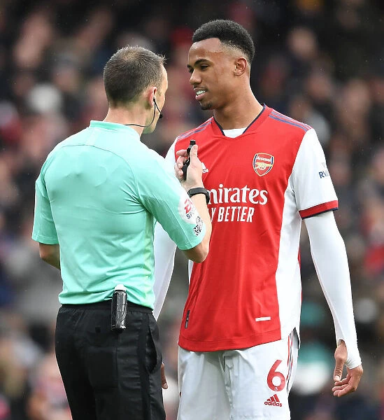 Arsenal vs Newcastle United: Gabriel's Controversial Confrontation with Referee