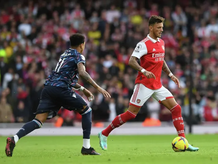 Framed Print : Arsenal vs Nottingham Forest: 2022-23 Premier League Showdown