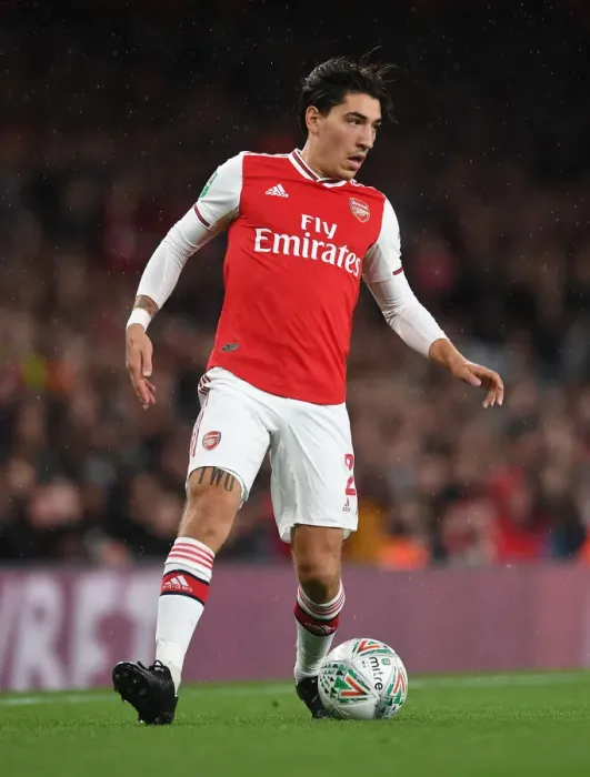 Framed Print : Arsenal vs Nottingham Forest: Hector Bellerin's Thrilling Carabao Cup Showdown