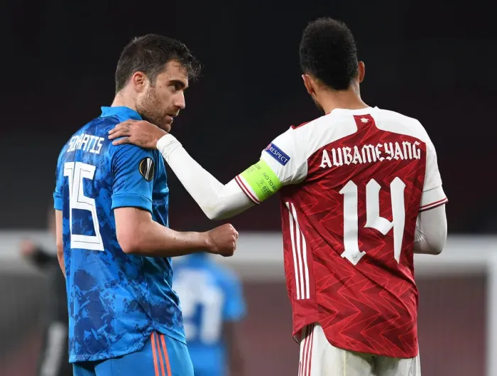 Framed Print : Arsenal vs Olympiacos: Aubameyang and Sokratis Face Off in Empty Emirates Stadium - UEFA Europa League 2020-21