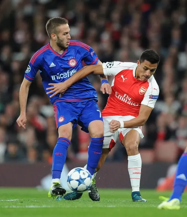 Framed Print : Arsenal vs. Olympiacos: Clash in the Champions League (2015 / 16)
