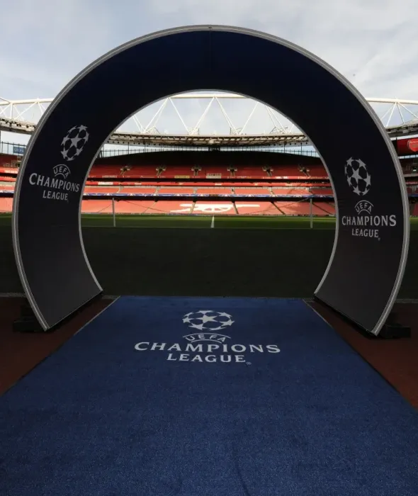 Framed Print : Arsenal vs Olympiacos: UEFA Champions League 2015 / 16 at Emirates Stadium, London Framed Print : Arsenal vs Olympiacos: UEFA Champions League 2015 / 16 at Emirates Stadium, London