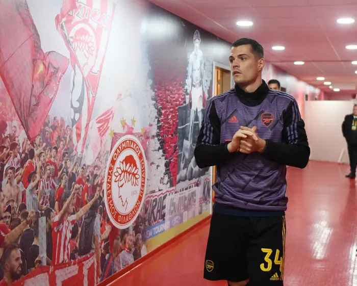 Framed Print : Arsenal vs. Olympiacos: UEFA Europa League First Leg (2020) - Arsenal Player in Action Framed Print : Arsenal vs. Olympiacos: UEFA Europa League First Leg (2020) - Arsenal Player in Action