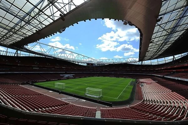 Arsenal vs. Olympique Lyonnais: Emirates Cup 2015 - A Pre-Season Showdown at the Emirates Stadium