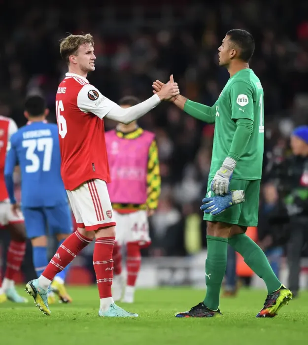 Framed Print : Arsenal vs PSV Eindhoven: Rob Holding's Handshake After UEFA Europa League Clash (2022-23) Framed Print : Arsenal vs PSV Eindhoven: Rob Holding's Handshake After UEFA Europa League Clash (2022-23)