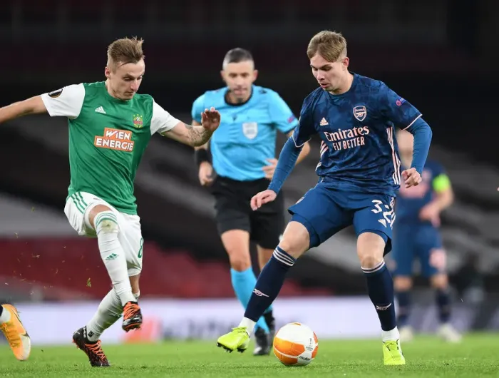 Framed Print : Arsenal vs Rapid Wien: Emile Smith Rowe Clashes in Empty Europa League Match, London, 2020