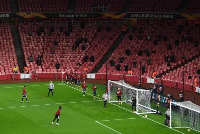 Framed Print : Arsenal vs Rapid Wien at Emptied-Out Emirates Stadium: A UEFA Europa League Match Amidst Coronavirus Restrictions (December 2020) Framed Print : Arsenal vs Rapid Wien at Emptied-Out Emirates Stadium: A UEFA Europa League Match Amidst Coronavirus Restrictions (December 2020)