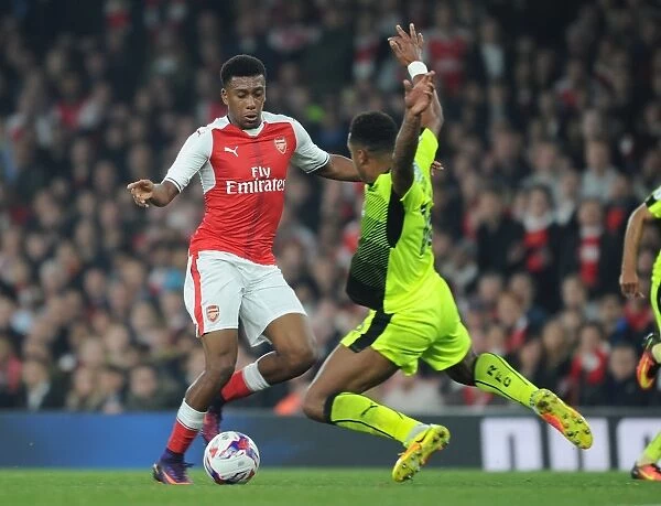 Arsenal vs Reading: Iwobi Clashes with Harriott in EFL Cup Showdown
