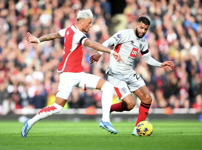 Framed Print : Arsenal vs Sheffield United: Ben White in Action at the Emirates Stadium (2023-24 Premier League) Framed Print : Arsenal vs Sheffield United: Ben White in Action at the Emirates Stadium (2023-24 Premier League)