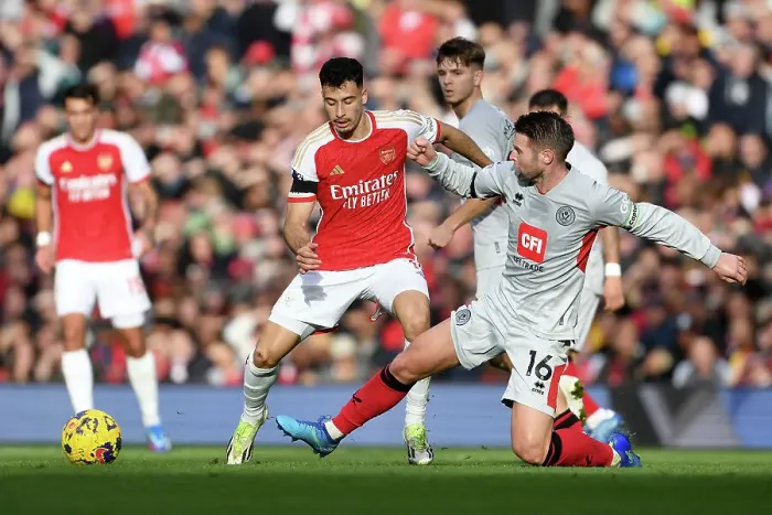 Framed Print : Arsenal vs Sheffield United: Gabriel Martinelli vs Oliver Norwood Battle at Emirates Stadium (2023-24) Framed Print : Arsenal vs Sheffield United: Gabriel Martinelli vs Oliver Norwood Battle at Emirates Stadium (2023-24)