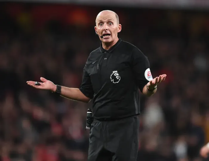 Framed Print : Arsenal vs Sheffield United: Referee Mike Dean Overssees Premier League Clash at Emirates Stadium Framed Print : Arsenal vs Sheffield United: Referee Mike Dean Overssees Premier League Clash at Emirates Stadium