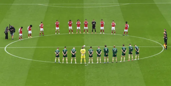 Framed Print : Arsenal vs Sheffield United: Tribute to Police Sergeant Matt Ratana before Premier League Match