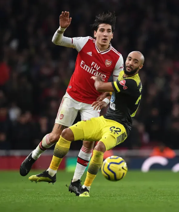 Framed Print : Arsenal vs Southampton: Bellerin vs Redmond Clash in Premier League Showdown Framed Print : Arsenal vs Southampton: Bellerin vs Redmond Clash in Premier League Showdown