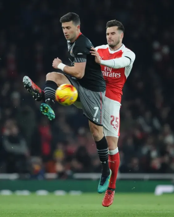 Framed Print : Arsenal vs Southampton: EFL Cup Quarter-Final Battle at Emirates Stadium