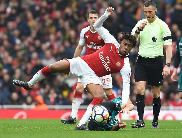 Arsenal vs Southampton: Iwobi vs Romeu - Premier League Clash at Emirates Stadium