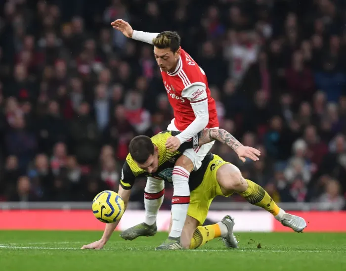 Framed Print : Arsenal vs. Southampton: Ozil vs. Hojbjerg Clash in Premier League Showdown