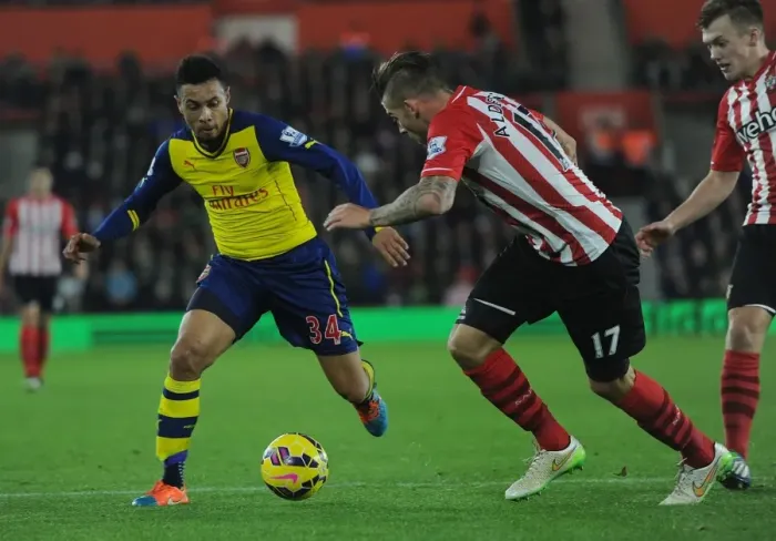 Framed Print : Arsenal vs Southampton: Premier League Clash at St. Mary's Stadium (January 2015)