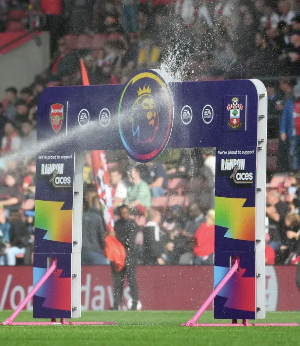 Framed Print : Arsenal vs Southampton: Premier League Showdown (October 2022)
