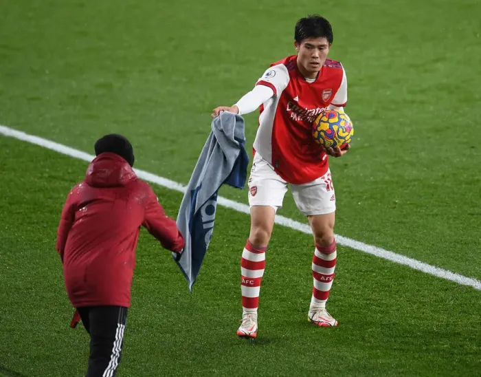 Framed Print : Arsenal vs Southampton: Tomiyasu in Action at Emirates Stadium (Premier League 2021-22)