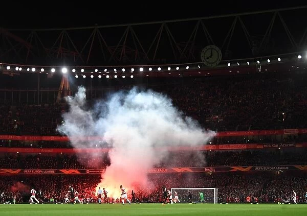 Arsenal vs. Stade Rennais: Europa League Showdown Disrupted by Flares