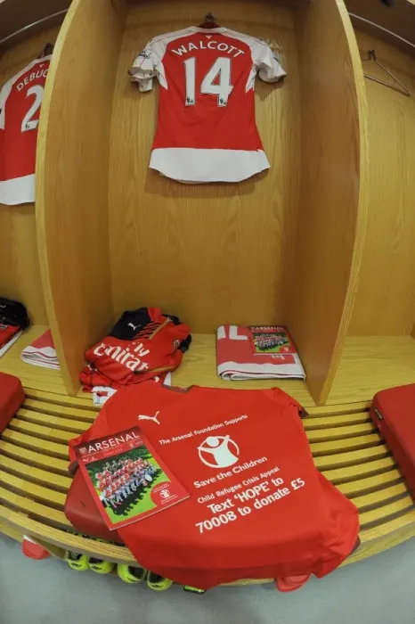 Framed Print : Arsenal vs Stoke City: Premier League 2015-16 - Save the Children Warm-Up